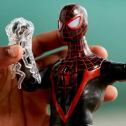 Disney Spider-Man 2099 And Miles Morales Talking Action Figure Set -toy 1713047624667 6