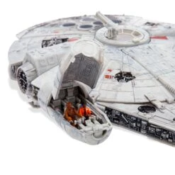 Disney Star Wars Micro Galaxy Squadron Galaxy's Edge Millennium Falcon Vehicle -toy 1715058480084 3