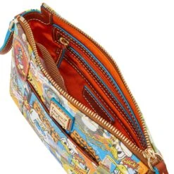 Disney Donald Duck Dooney & Bourke Crossbody Bag – 90th Anniversary -toy 4203106060176 3