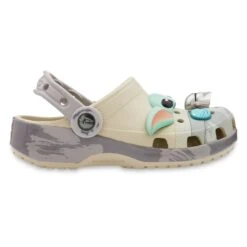 Disney Grogu Clogs For Kids By Crocs – Star Wars: The Mandalorian 11 Disney Grogu Clogs For Kids By Crocs – Star Wars: The Mandalorian -toy 4403045570153 2