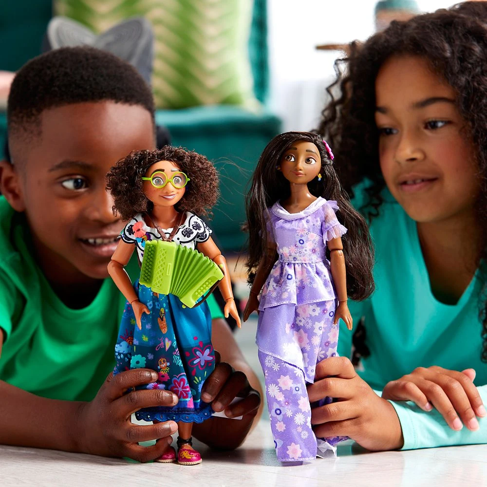 Disney Mirabel Singing Doll – Encanto 9 Disney Mirabel Singing Doll – Encanto - Image 7