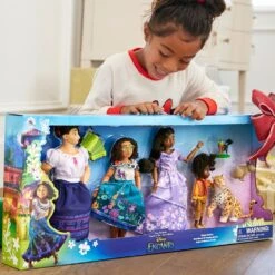 Disney Encanto Deluxe Doll Set -toy 6002059731818 1