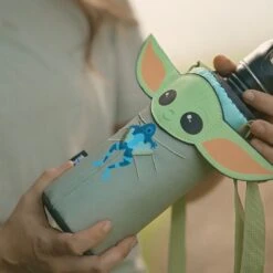 Disney Grogu Stainless Steel Water Bottle And Cooler Tote – Star Wars: The Mandalorian -toy 7002058734018 1